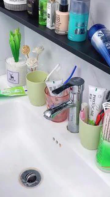 告别台面凌乱 日用品收纳与清洁的实用指南